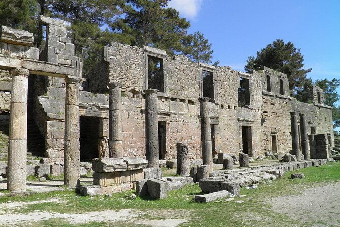 side-cabrio-bus-tour-with-green-lake-and-manavgat-waterfall
