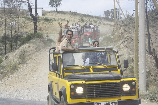 side-green-lake-boat-tour-and-jeep-safari-full-day-trip