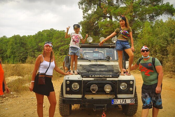 Side : Jeep Safari and Green Canyon See with Lunch - Key Points