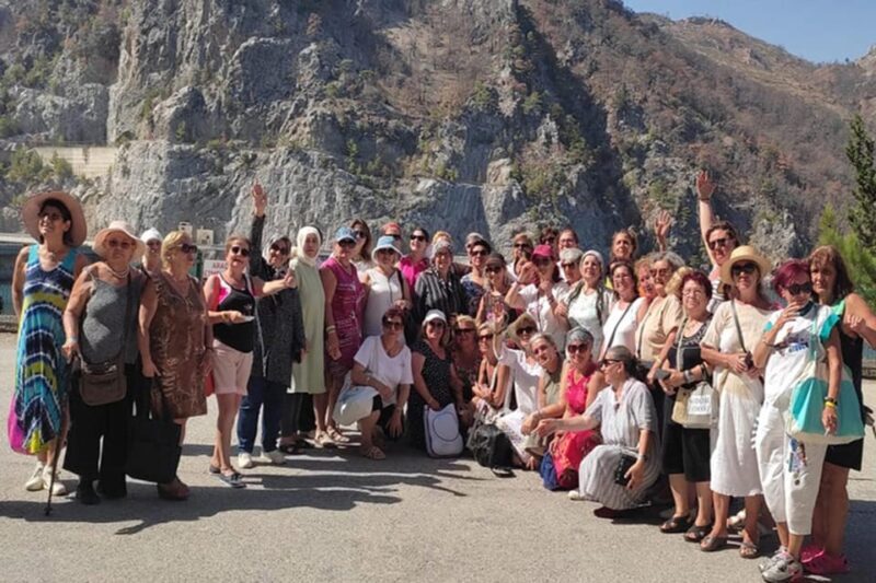 Side: Mix Tour Cabrio Bus, Boat Tour, with Lunch - Who Would Enjoy This Tour?