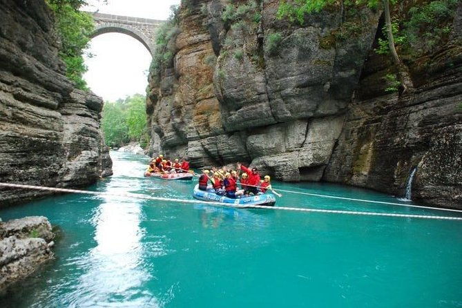 side-whitewater-rafting-fun-at-koprulu-canyon-2