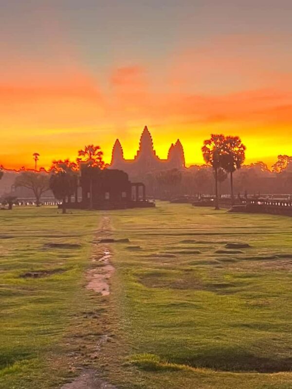 Siem Reap: 1-Day Angkor Wat and Sunrise with Tuk Tuk Tour - Key Points
