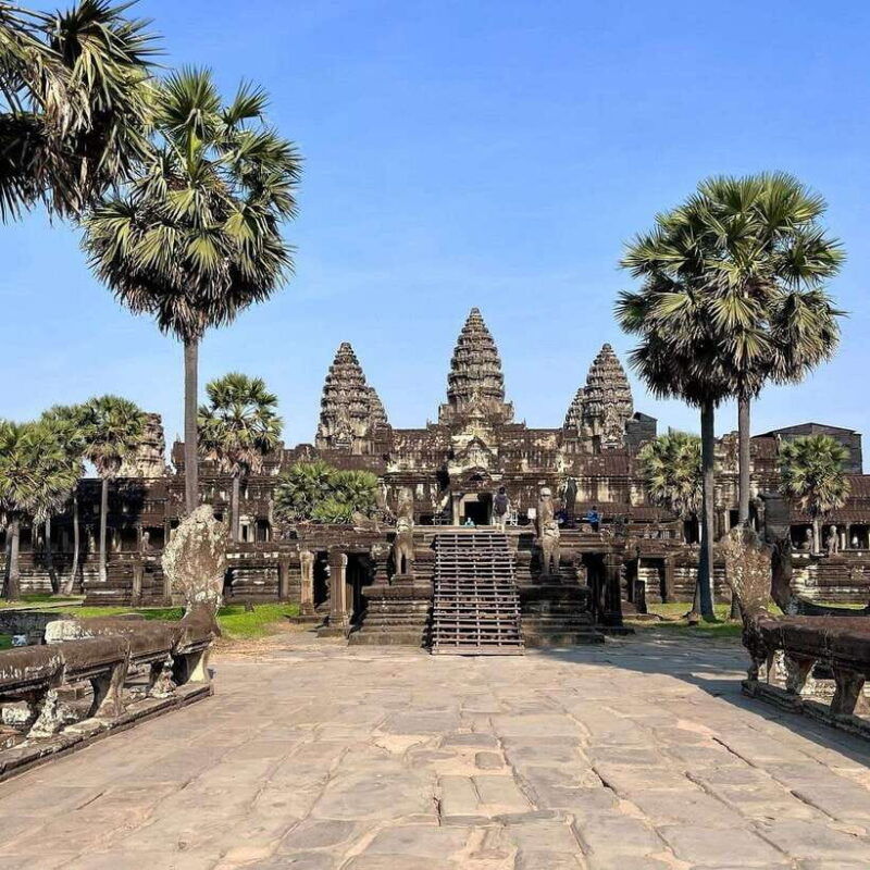 siem-reap-1-day-group-tour-of-angkor-in-spanish-with-expert-tour-guide