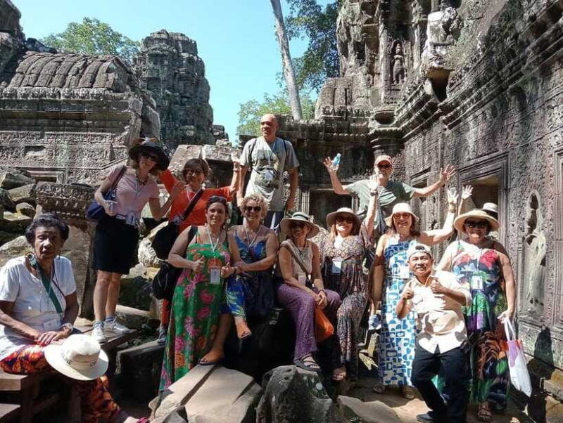 siem-reap-1-day-group-tour-of-angkor-in-spanish-with-expert-tour-guide