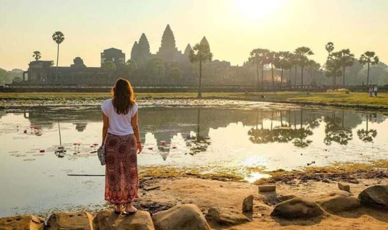 Siem Reap 1 Days Angkor Wat Tour from Sunrise Small Group - Starting at Dawn: The Magical Moment at Angkor Wat
