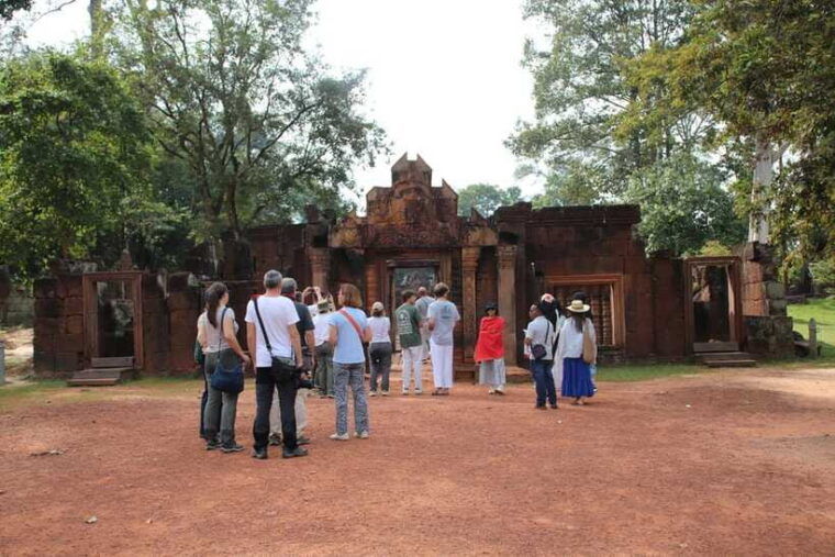 siem-reap-3-day-budget-tour-with-angkor-wat-village-visit