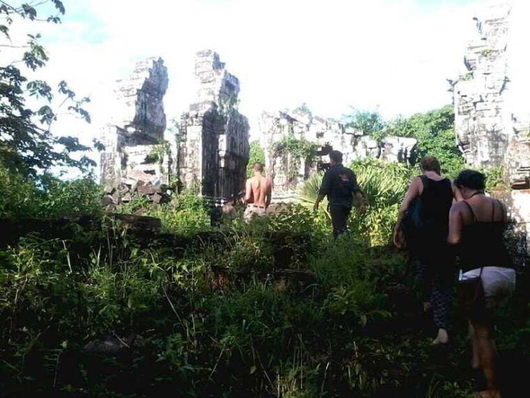 siem-reap-8-hour-forgotten-treasures-motorbike-tour