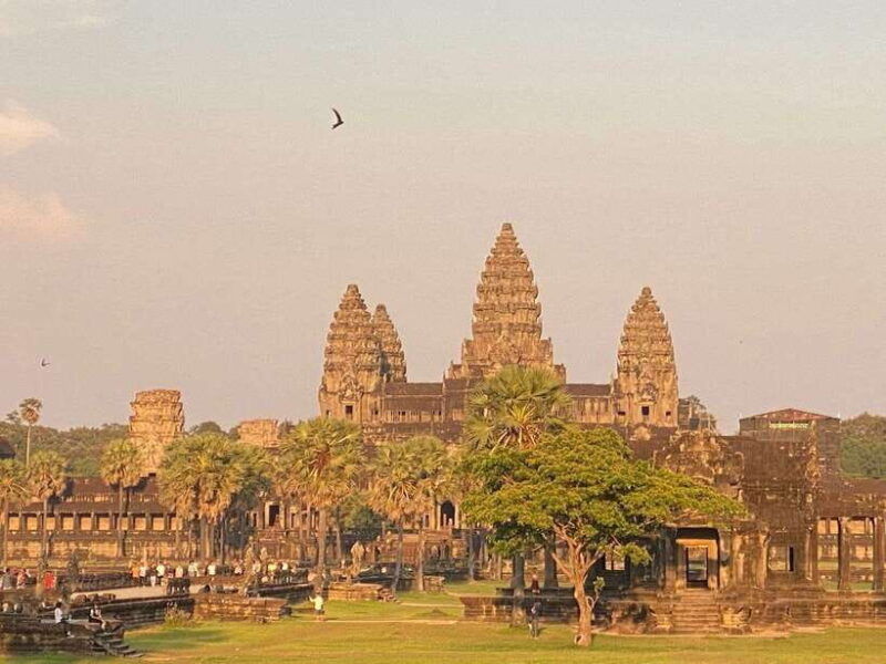 siem-reap-angkor-1-day-group-tour-with-italian-guide