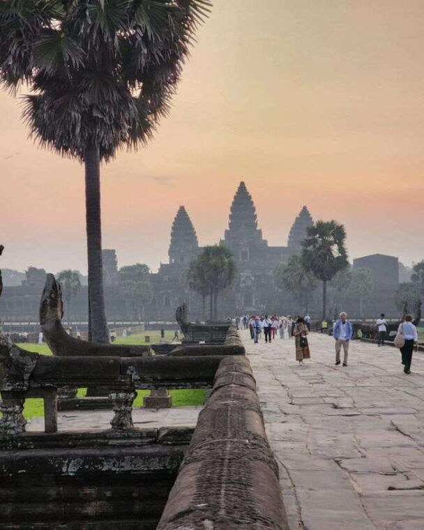 siem-reap-angkor-1-day-group-tour-with-spanish-guide