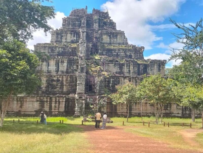 Siem Reap: Angkor Small Tour & Floating Village Private Tour - Practical Tips for the Tour