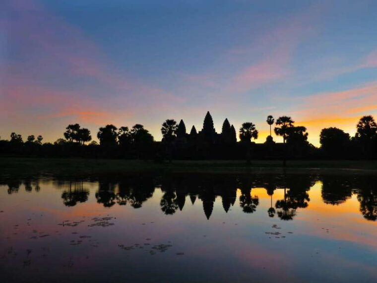 siem-reap-angkor-sunrise-1-or-2-day-guided-temples-tour