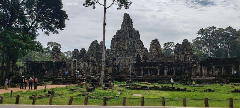 siem-reap-angkor-temples-complex-jeep-tour