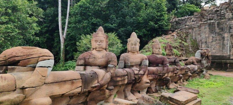 siem-reap-angkor-temples-complex-jeep-tour