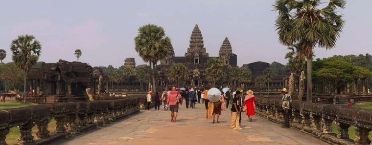 siem-reap-angkor-temples-small-circuit-shared-group-tour
