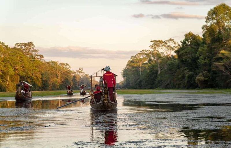 siem-reap-angkor-twilight-boat-vespa-adventure