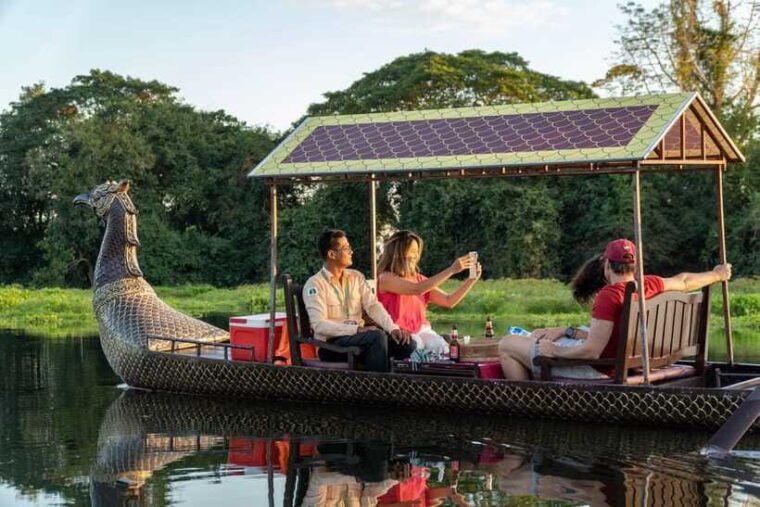 siem-reap-angkor-twilight-boat-vespa-adventure