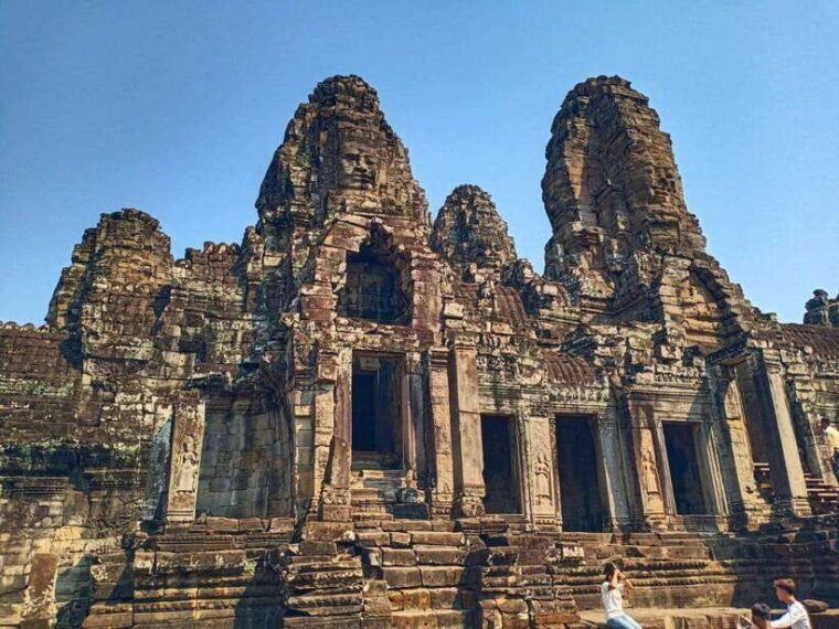 siem-reap-angkor-wat-and-banteay-srei-temple-day-tour