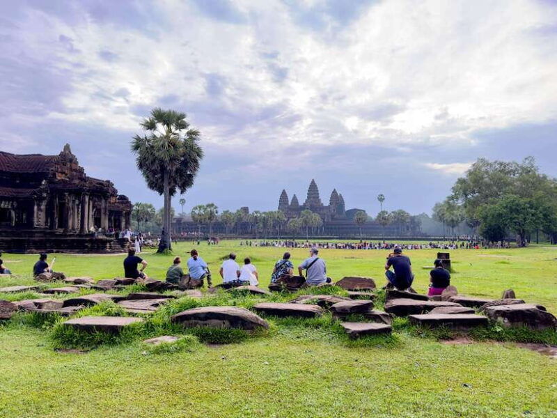 siem-reap-angkor-wat-and-floating-village-day-tour