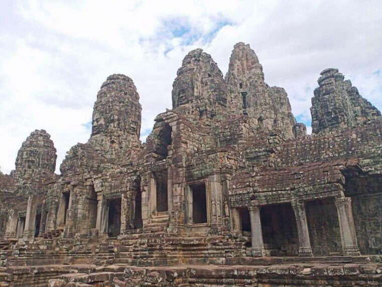siem-reap-angkor-wat-angkor-thom-and-banteay-srei-tour