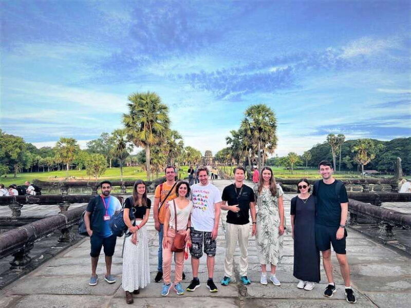 siem-reap-angkor-wat-bayon-ta-prohm-guided-tour