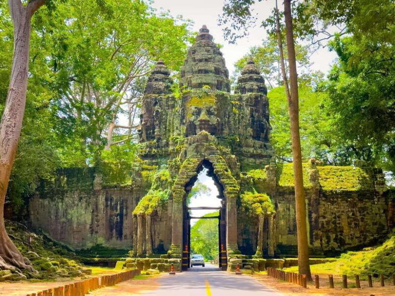 siem-reap-angkor-wat-bayon-ta-prohm-guided-tour