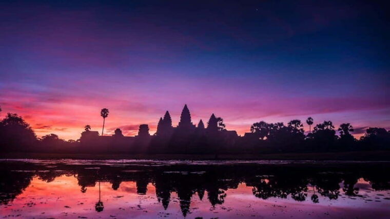 siem-reap-angkor-wat-bayon-ta-prohm-guided-tour