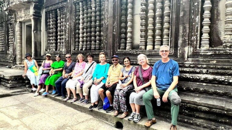 siem-reap-angkor-wat-bayon-ta-prohm-guided-tour