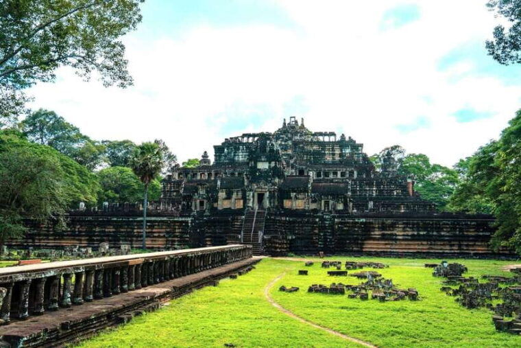 siem-reap-angkor-wat-floating-village-apsara-dance-show