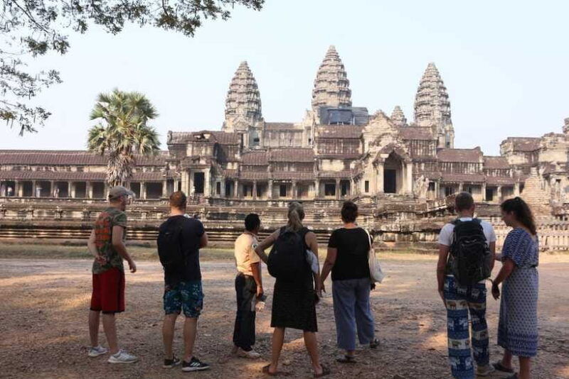 siem-reap-angkor-wat-guide-tour-small-group