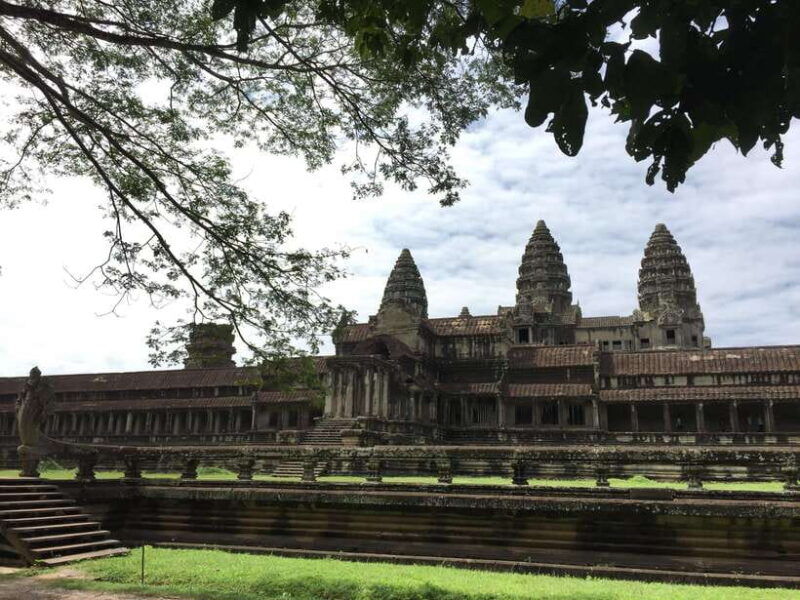 siem-reap-angkor-wat-half-day-trip-with-local-guide