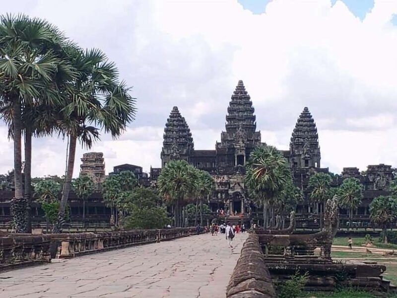 siem-reap-angkor-wat-private-tour-by-tuk-tuk