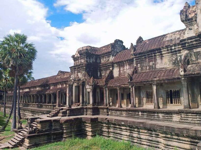 siem-reap-angkor-wat-private-tour-by-tuk-tuk