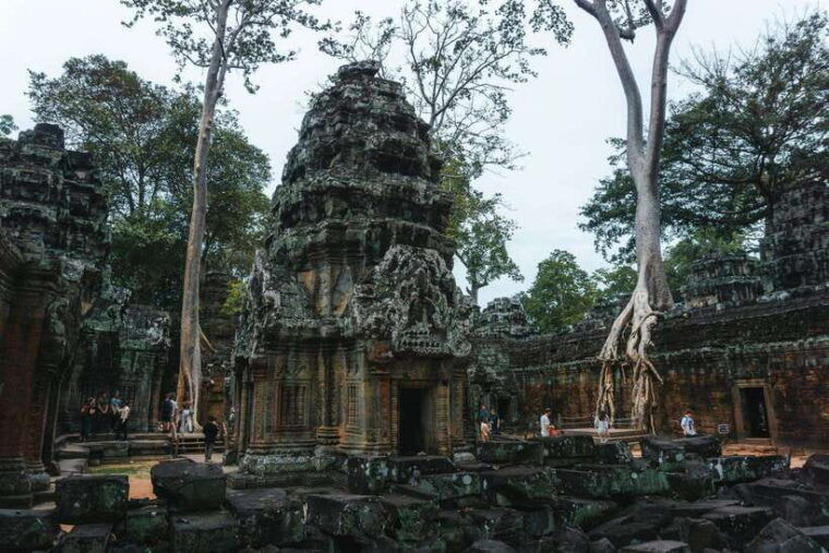 siem-reap-angkor-wat-small-group-full-day-tour-and-sunset
