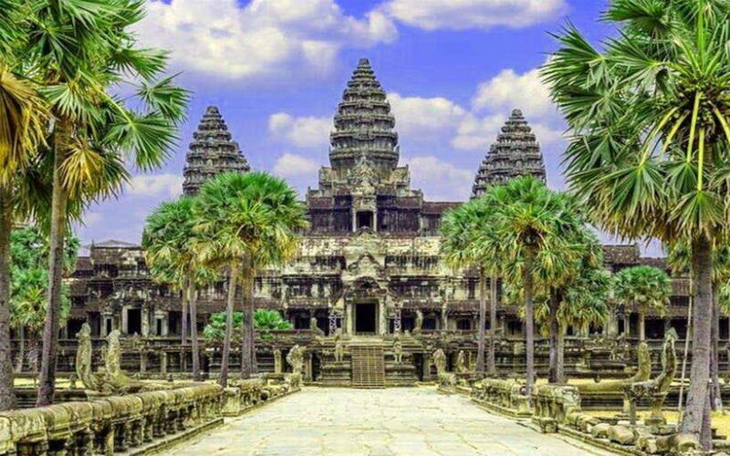 siem-reap-angkor-wat-small-group-sunrise-tour-2