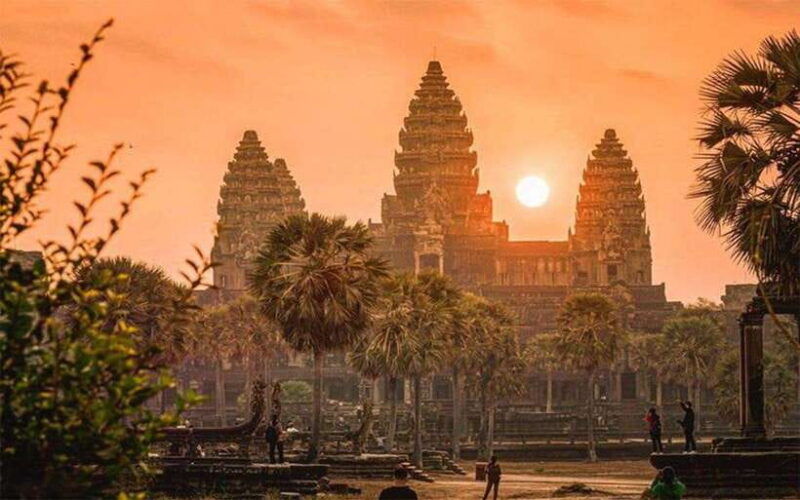 siem-reap-angkor-wat-small-group-sunrise-tour-2
