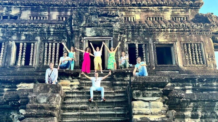 siem-reap-angkor-wat-small-group-sunrise-tour