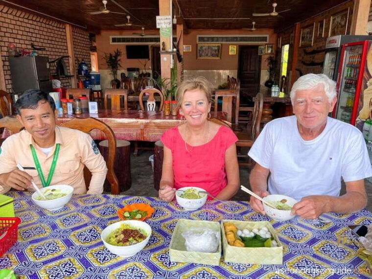 siem-reap-angkor-wat-sunrise-and-market-tour-by-jeep