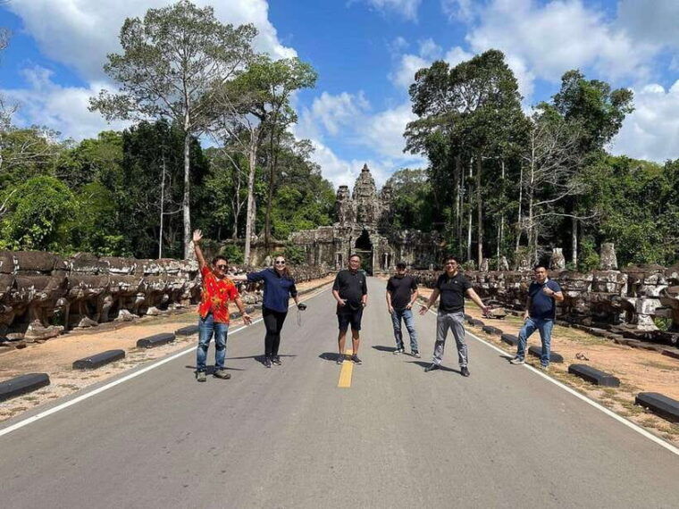 siem-reap-angkor-wat-sunrise-explore-the-most-iconic-temples