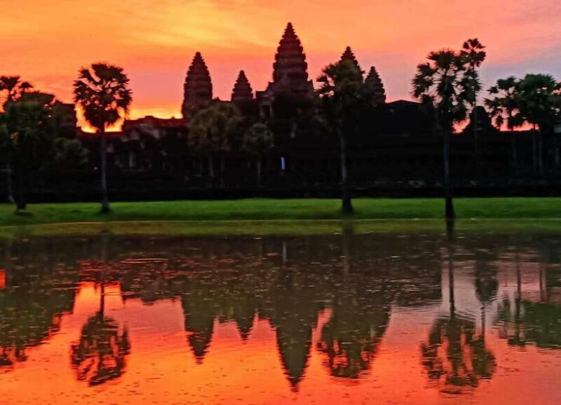 Siem Reap: Angkor Wat Sunrise or Sunset Guided Tour - Introduction to the Tour