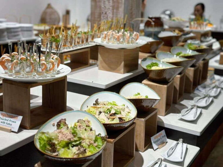 siem-reap-apsara-dance-show-and-dinner-with-hotel-pickup