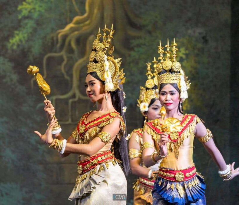 siem-reap-apsara-dance-show-with-buffet-dinner-tuk-tuk