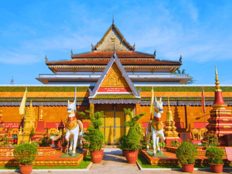 siem-reap-baddish-temples-and-city-walking-guided-tour