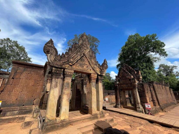 siem-reap-beng-mealea-banteay-srei-kulen-waterfall-trip