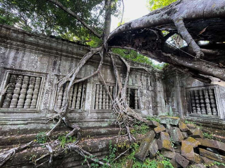 siem-reap-beng-mealea-banteay-srei-kulen-waterfall-trip