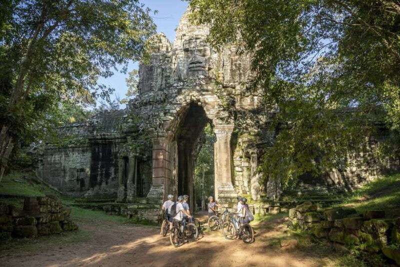 siem-reap-bike-the-angkor-temples-guided-tour-with-lunch