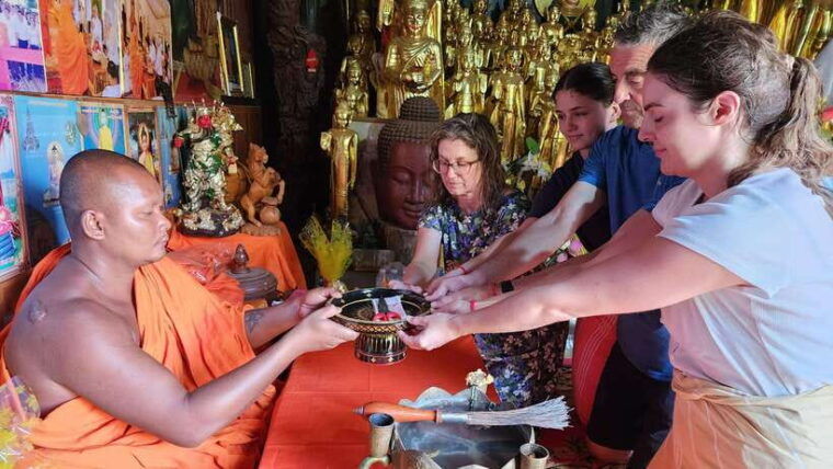 siem-reap-cambodian-buddhist-water-blessing-and-local-market-4
