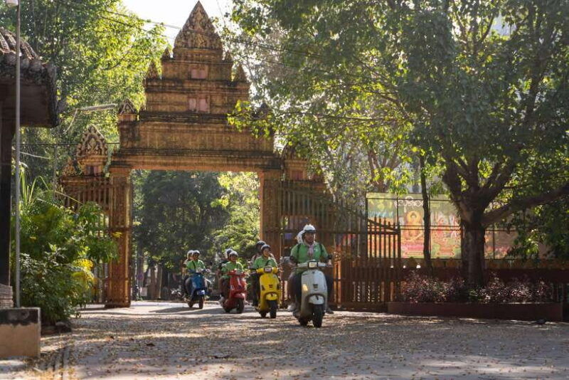 siem-reap-city-tour-by-vespa