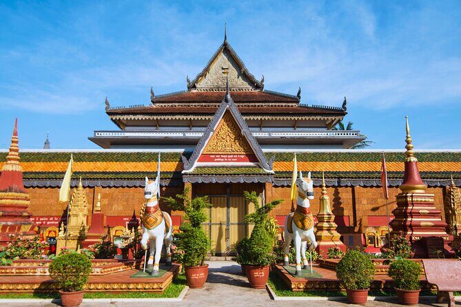 Siem Reap City Walking with Expert Tour Guide Private Tour - Key Points