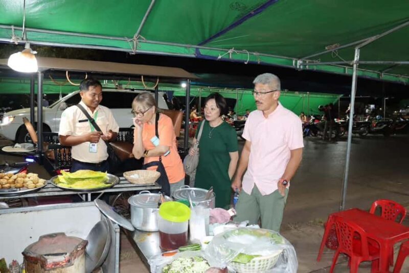Siem Reap: Evening Street Food Tour by Tuk-Tuk - Exploring Central Siem Reap: Local Flavors and Cultural Insights
