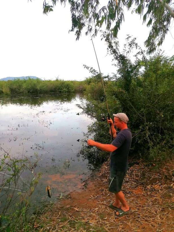 siem-reap-fishing-in-the-rice-fields-in-the-villages-of-siem-reap